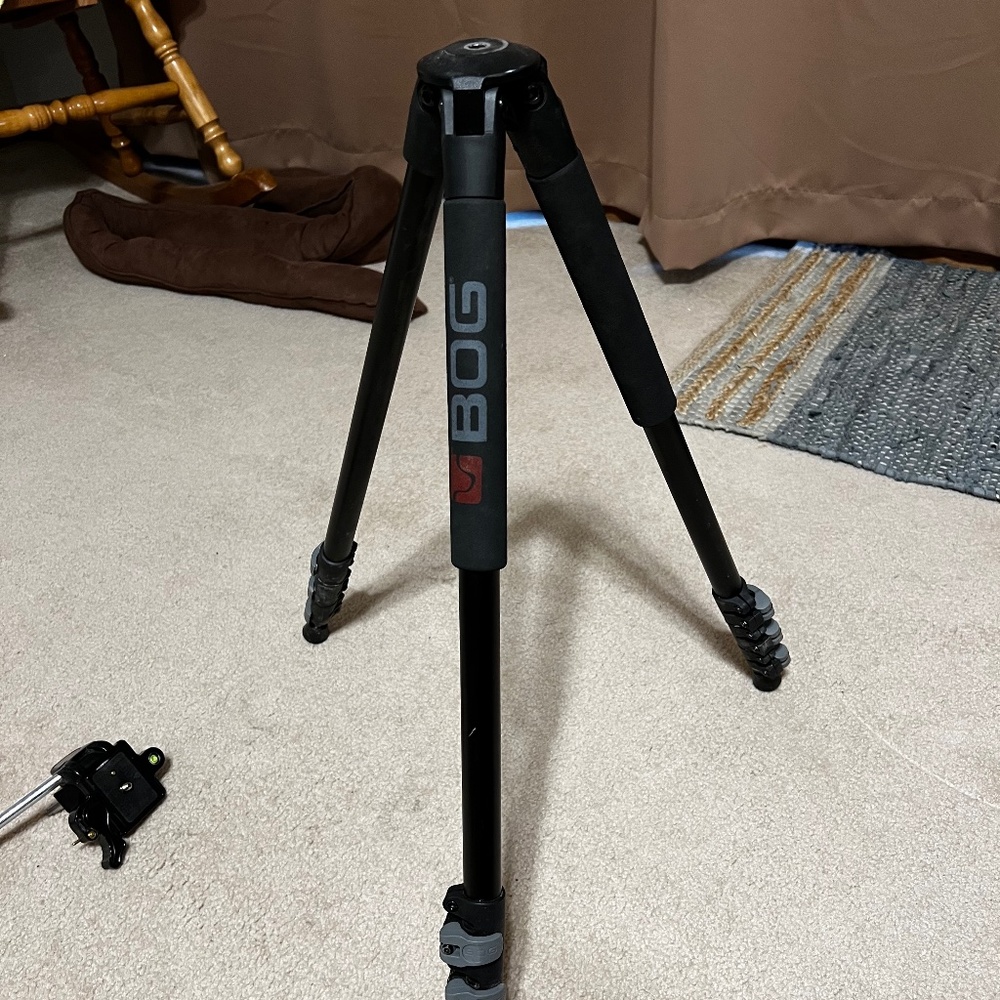 BOG Adrenaline tripod plus attachments